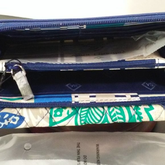 Vera Bradley Ultimate Wristlet 'Santiago' NWT NIP Quilted Floral Vegan Trim Blue - Picture 7 of 12